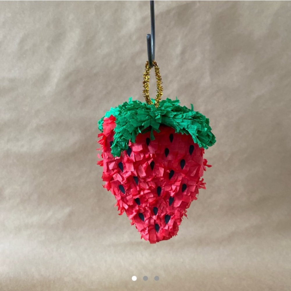 Mini strawberry pinata